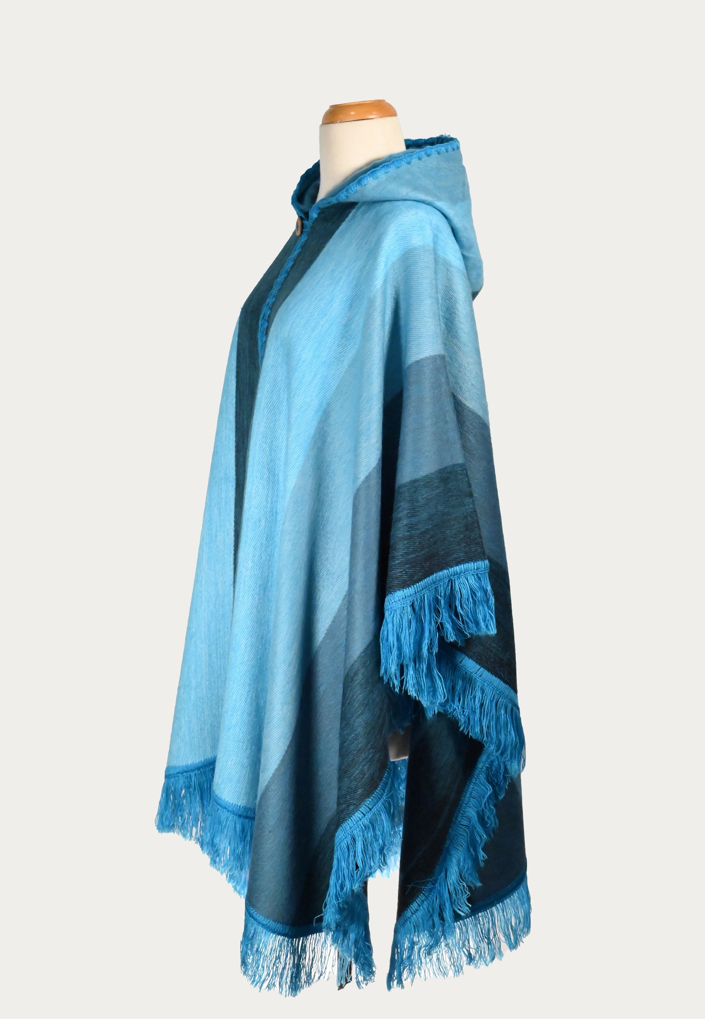 Alpaca Poncho light blue