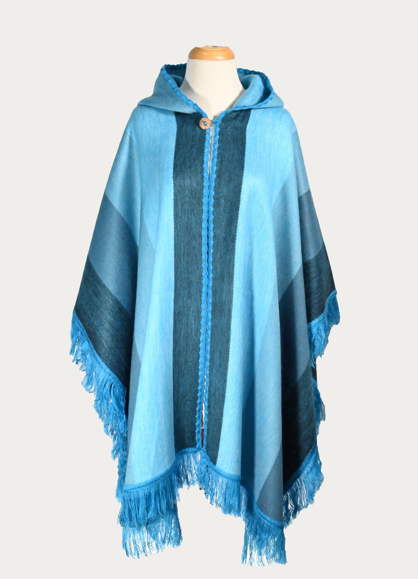 Alpaca Poncho light blue
