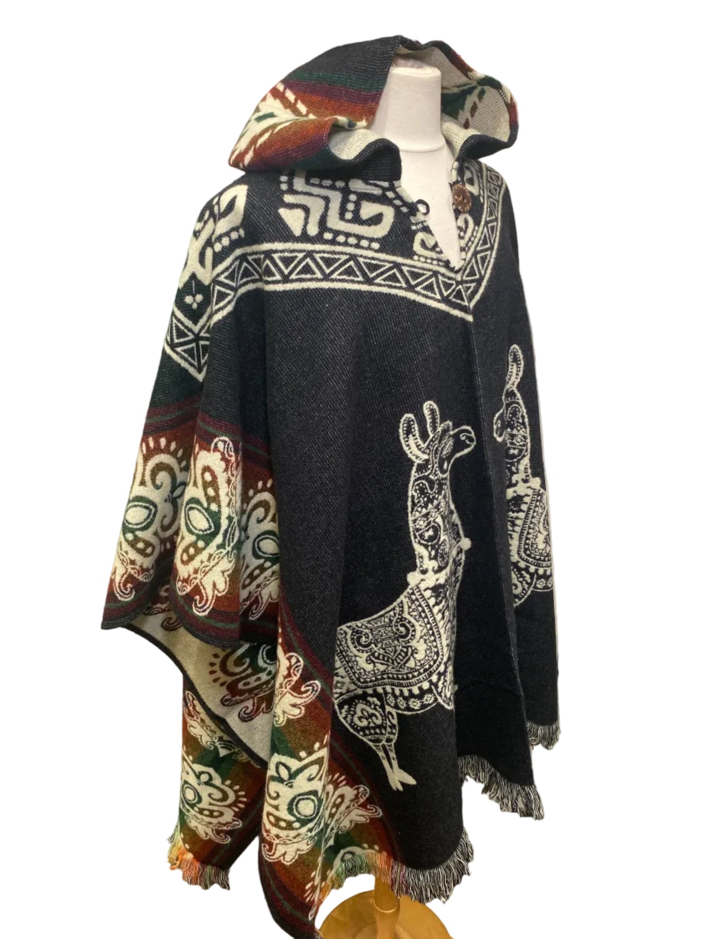llama  B&W Poncho
